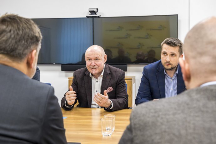 Posílení spolupráce. Kraj jednal se Svazem průmyslu a dopravy