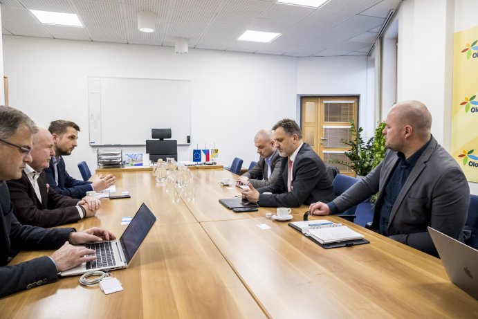 Posílení spolupráce. Kraj jednal se Svazem průmyslu a dopravy