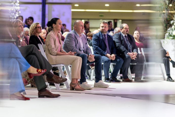 Jarní Flora Olomouc otevřela své brány. Hlavní expozici tvoří Paralelní květy