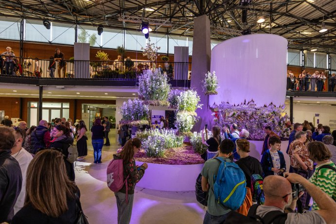 Jarní Flora Olomouc otevřela své brány. Hlavní expozici tvoří Paralelní květy