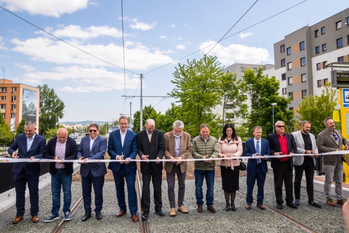 Nová Ulice v novém kabátě. Tramvajová trať je po rekonstrukci