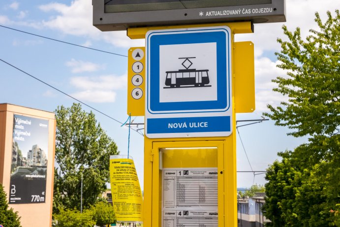 Nová Ulice v novém kabátě. Tramvajová trať je po rekonstrukci