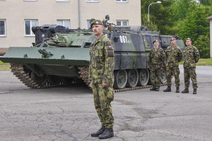 Tankový prapor v Přáslavicích oslavil 30 let