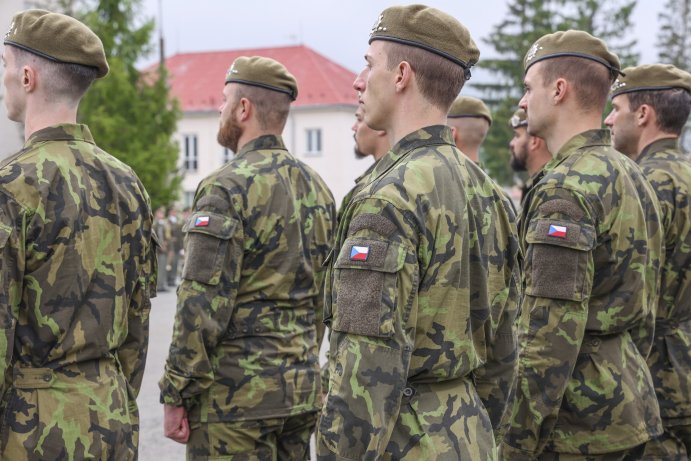 Tankový prapor v Přáslavicích oslavil 30 let