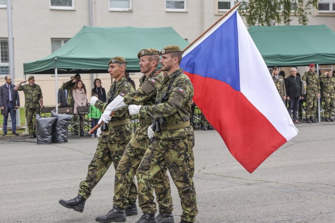 Tankový prapor v Přáslavicích oslavil 30 let