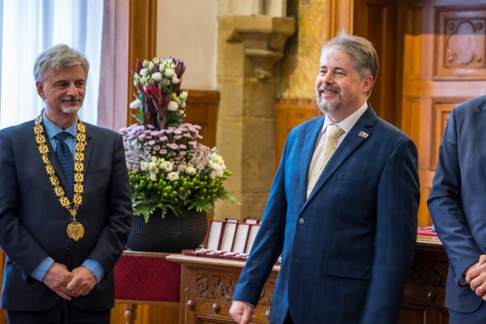 Pomáhají nezištně. Kraj ocenil dárce krve