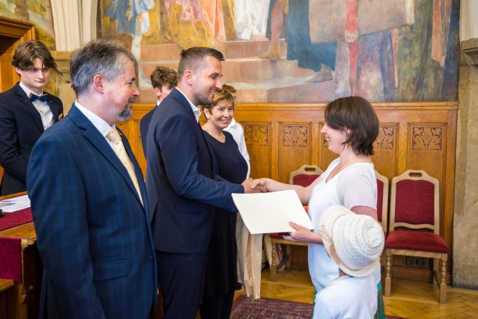 Pomáhají nezištně. Kraj ocenil dárce krve