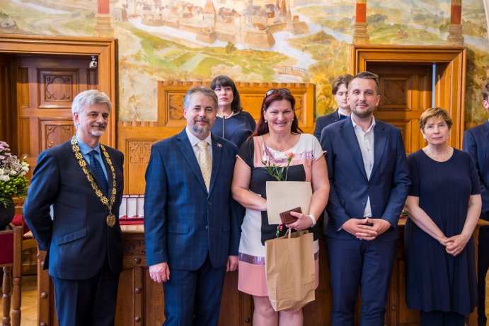 Pomáhají nezištně. Kraj ocenil dárce krve