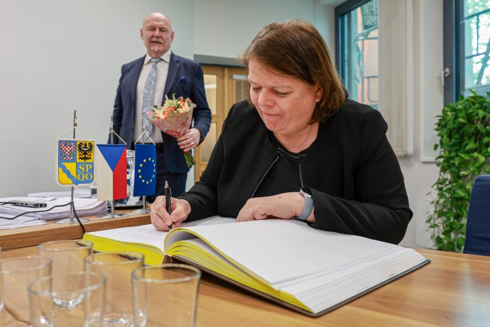 Velvyslankyně v Maďarsku jednala v sídle kraje o prohloubení spolupráce