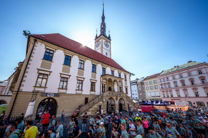 Tisíce běžců zaplnily ulice krajské metropole