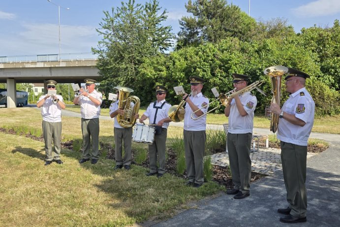 Výsadkoví veteráni z Česka a Slovenska si v Prostějově připomněli svou tradici