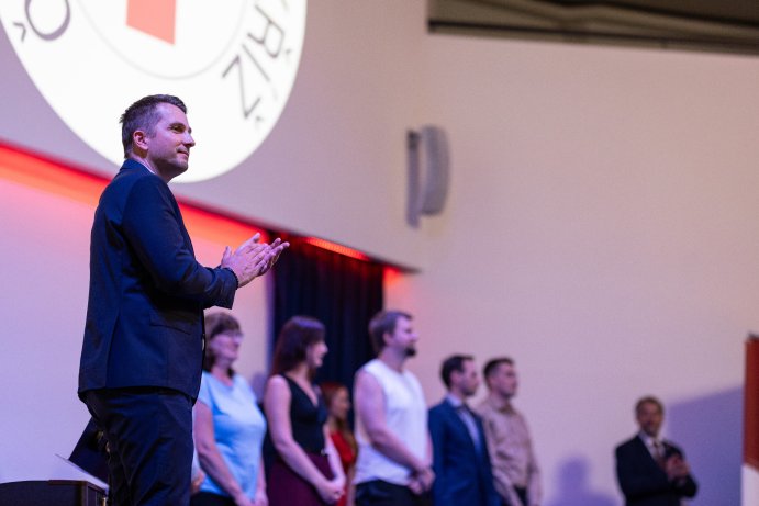 Dárci krve obdrželi stříbrné medaile profesora Jánského