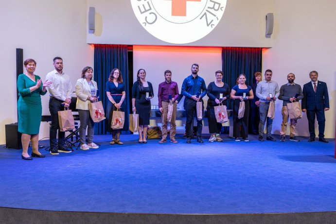 Dárci krve obdrželi stříbrné medaile profesora Jánského