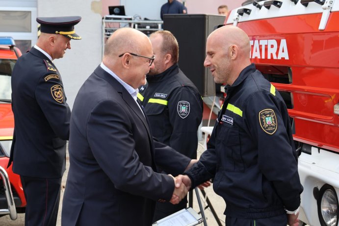 Hasiči v Olomouci získali nové garáže