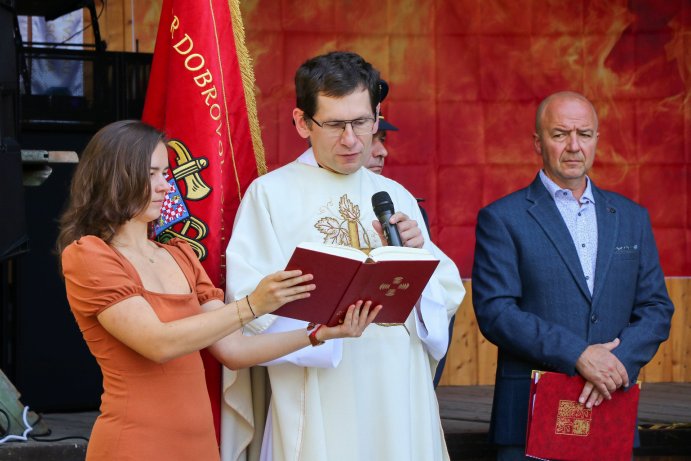 Dobrovolní hasiči v Třebčíně získali novou cisternu