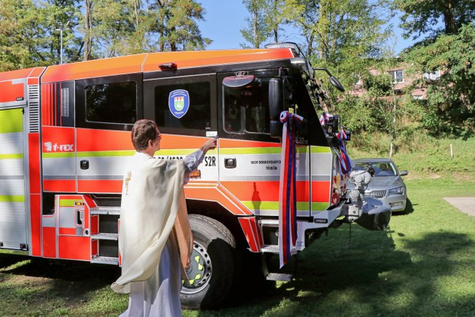 Dobrovolní hasiči v Třebčíně získali novou cisternu