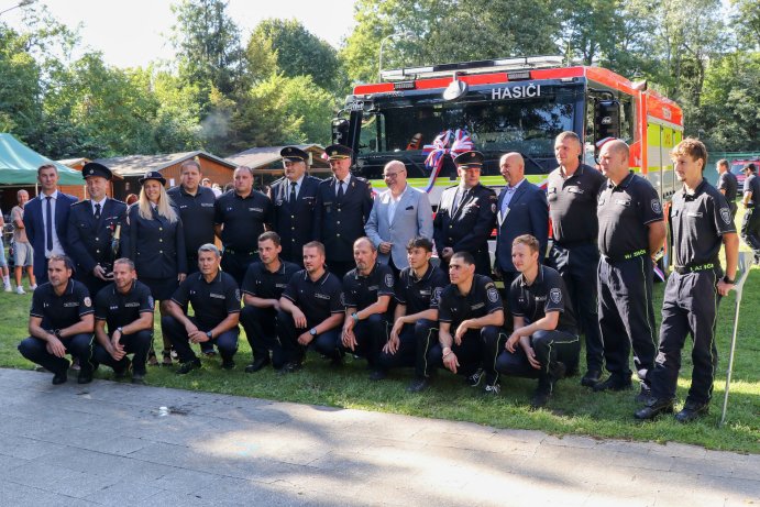 Dobrovolní hasiči v Třebčíně získali novou cisternu