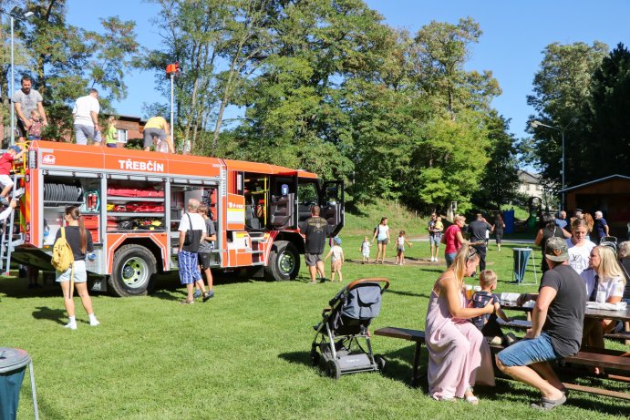 Dobrovolní hasiči v Třebčíně získali novou cisternu
