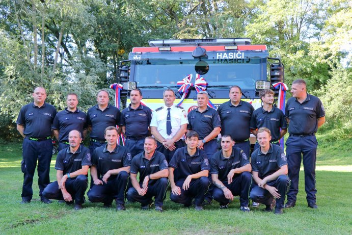 Dobrovolní hasiči v Třebčíně získali novou cisternu