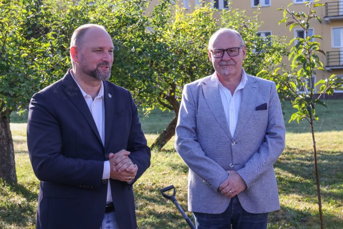 Strom přátelství symbolicky stvrdil spolupráci Olomouckého a Trnavského kraje