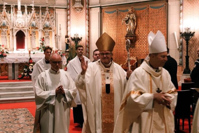  Arcibiskup odsloužil mši za policisty
