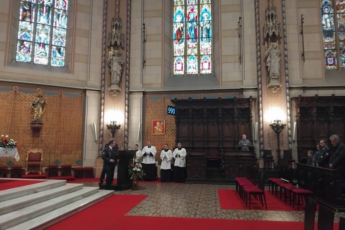  Arcibiskup odsloužil mši za policisty
