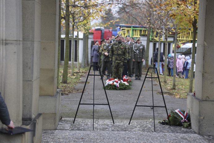  Pieta u příležitosti Dne válečných veteránů, nejen na vojenském hřbitově
