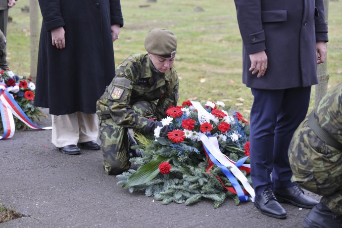  Pieta u příležitosti Dne válečných veteránů, nejen na vojenském hřbitově

