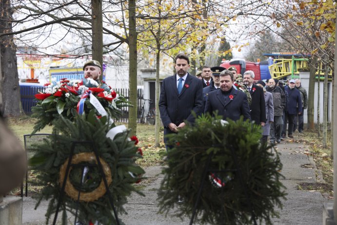 Pieta u příležitosti Dne válečných veteránů, nejen na vojenském hřbitově
