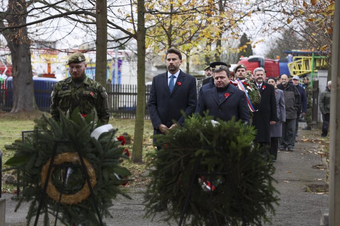  Pieta u příležitosti Dne válečných veteránů, nejen na vojenském hřbitově
