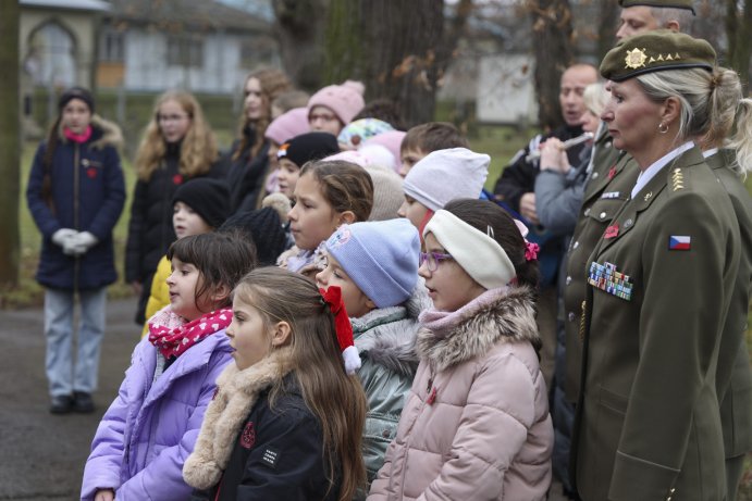  Pieta u příležitosti Dne válečných veteránů, nejen na vojenském hřbitově
