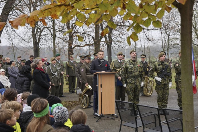  Pieta u příležitosti Dne válečných veteránů, nejen na vojenském hřbitově
