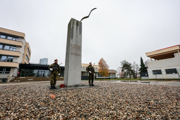  Svoboda a demokracie, 17. listopad uctili také v Olomouci