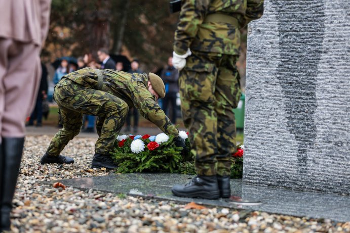 Svoboda a demokracie, 17. listopad uctili také v Olomouci