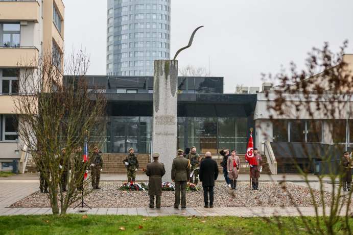  Svoboda a demokracie, 17. listopad uctili také v Olomouci