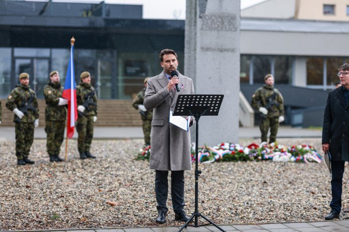  Svoboda a demokracie, 17. listopad uctili také v Olomouci