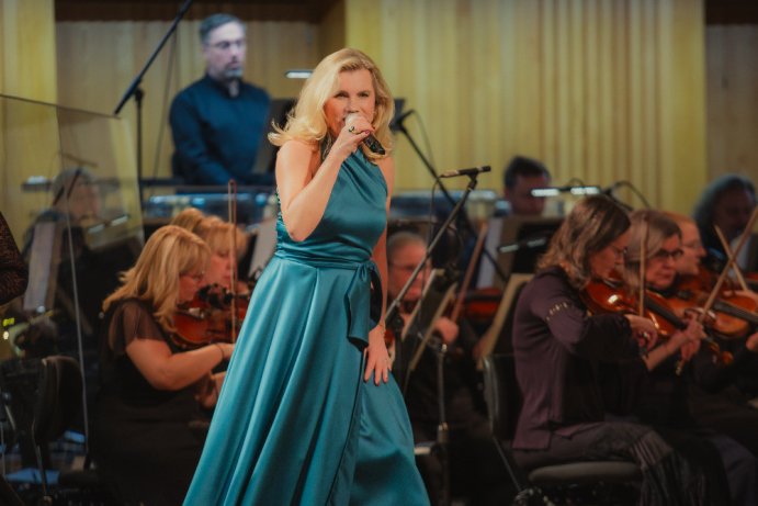  Benefice pro hospic na Svatém Kopečku. Vystoupila Leona Machálková