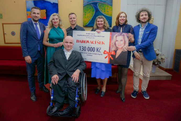  Benefice pro hospic na Svatém Kopečku. Vystoupila Leona Machálková