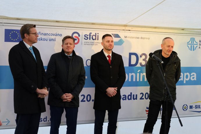 Obchvat Olomouce ve finále. Dálnice Křelov-Slavonín je průjezdná