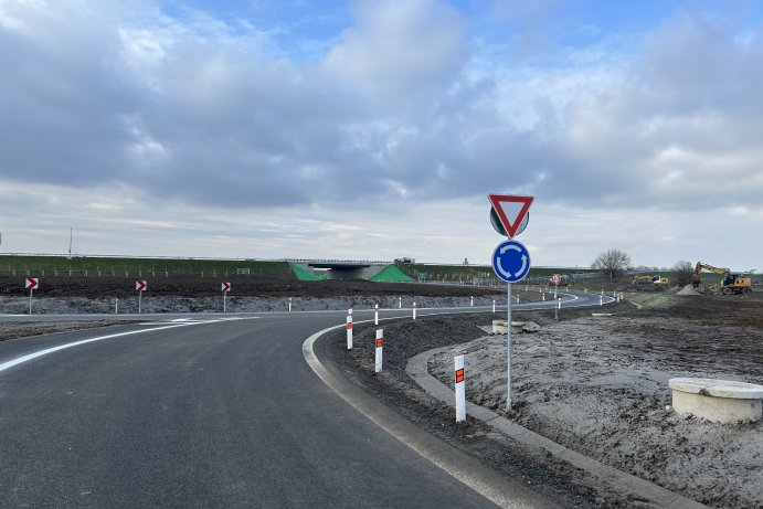  Obchvat Olomouce ve finále. Dálnice Křelov-Slavonín je průjezdná