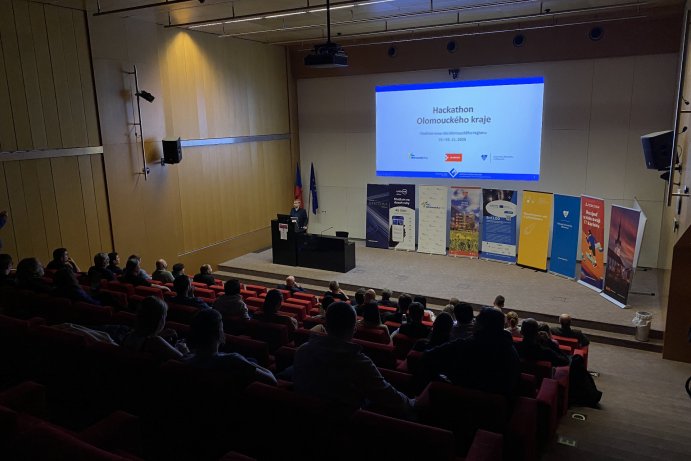  Hackathon zná vítěze krajského kola. Uspěl model předpovídající poškození silnic
