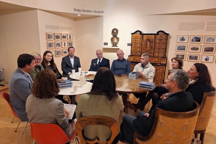  Vodní tvrz hostila křest publikace o povodních v regionu
