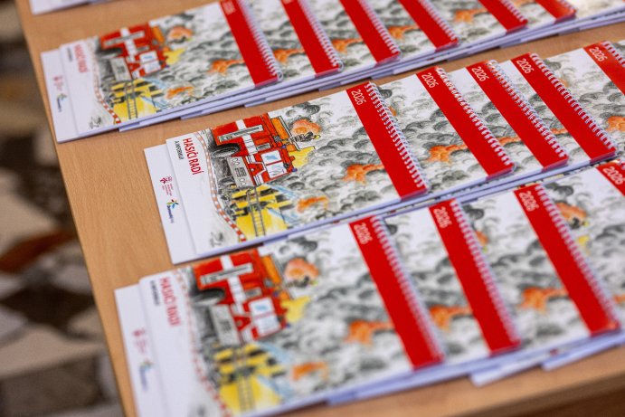 Požár v kuchyni nebo nástrahy zimy? Kalendář hasičů a kraje poradí