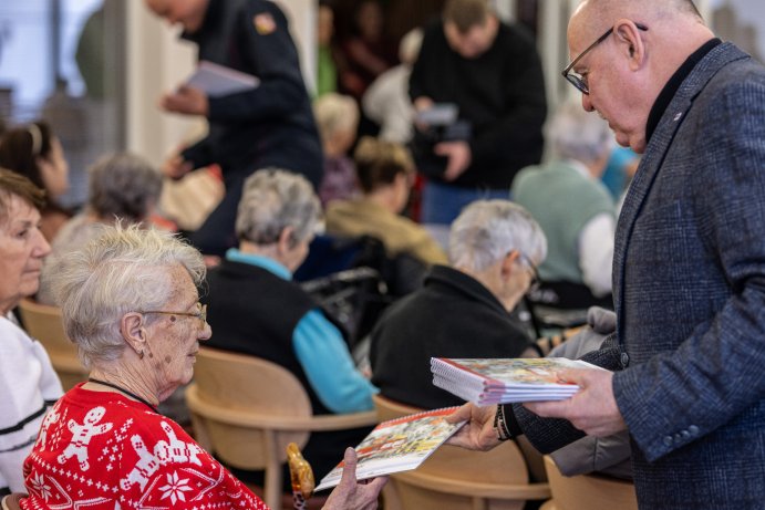 Požár v kuchyni nebo nástrahy zimy? Kalendář hasičů a kraje poradí