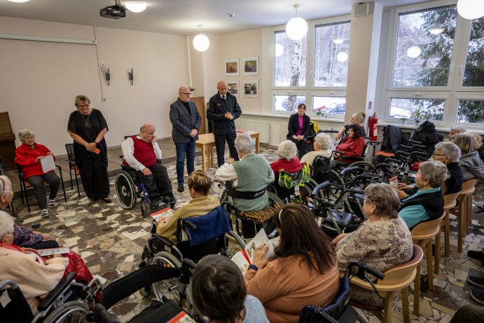 Požár v kuchyni nebo nástrahy zimy? Kalendář hasičů a kraje poradí