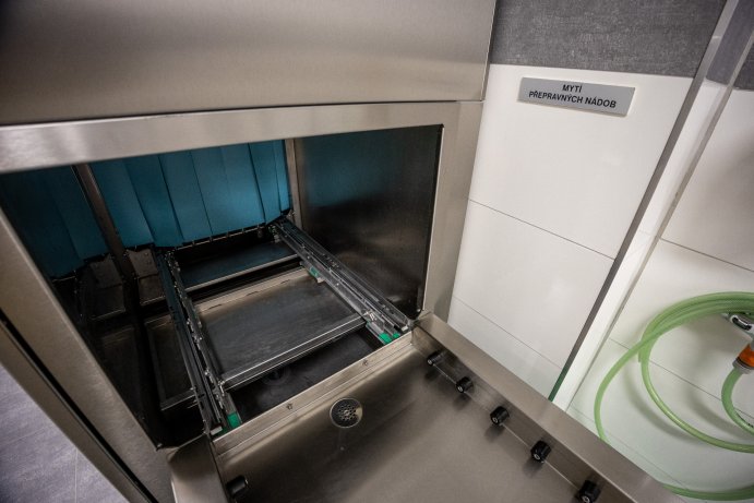  Super výkonnou myčku pro sociální služby pořídil kraj
