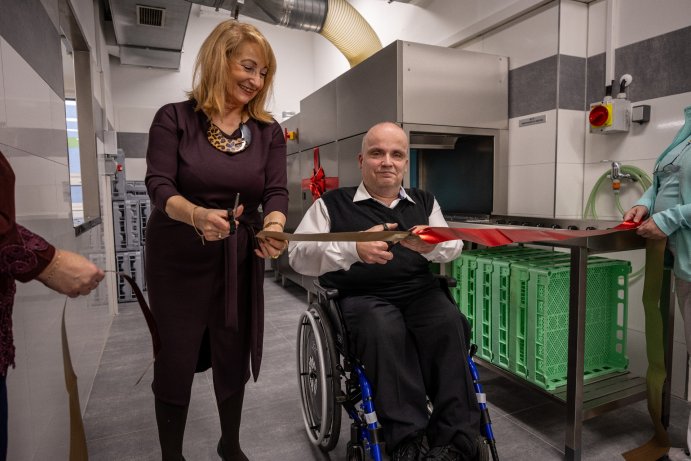  Super výkonnou myčku pro sociální služby pořídil kraj
