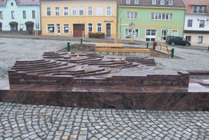  V Konici opravili náměstí. Přispěl i kraj