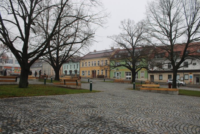  V Konici opravili náměstí. Přispěl i kraj