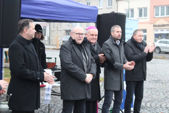  V Konici opravili náměstí. Přispěl i kraj